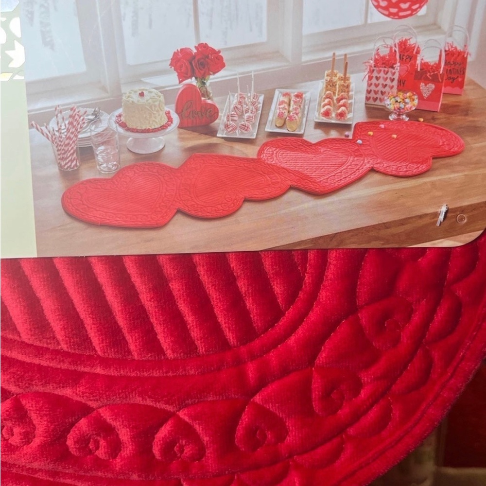 Cynthia Rowley Valentine’s Day table runner hearts